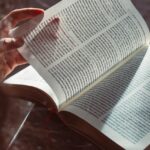 Sentence Splitter: Paragraf ke Kalimat per Baris.